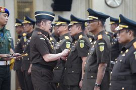 Jaksa Agung minta Kajati Jabar baru kedepankan hukum humanis