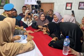 Tangis keluarga pecah sambut kedatangan jenazah Kopda Anumerta Rico Pramudia