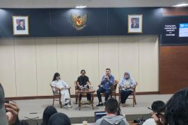 Kuliah Umum ILUNI FIB UI, Dr Ray Wagiu Basrowi tegaskan bahasa adalah Biomarker Psikologis