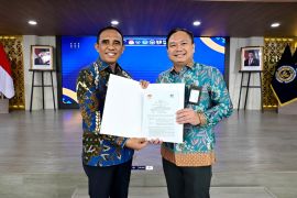 Pemprov-Sulteng terima aset tanah rampasan negara dari KPK