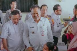Wabup Karawang buka gelaran perdana pelayanan jemput bola ke kecamatan