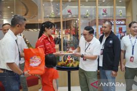 Telkomsel Resmikan Wajah Baru GraPARI Sudirman &amp; Living World Pekanbaru