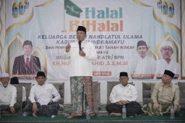 Hadiri halalbi halal dan penyerahan sertipikat tanah wakaf PCNU Indramayu, Menteri Nusron minta NU berikan kebermanfaatan bagi masyarakat