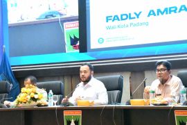 Jadi narasumber rakor smart city, Wako Fadly Amran : Call center 112 tulang punggung penanganan darurat lintas sektor