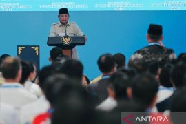 Prabowo ultimatum pejabat-ilmuwan hingga target kopdes