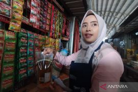 Pemkab Kudus: Bulog gelontorkan 3.000 liter Minyakita menstabilkan harga