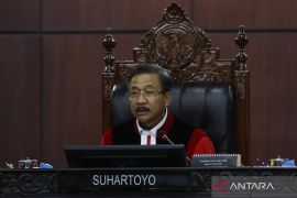 MK kabulkan pencabutan gugatan APBN soal MBG