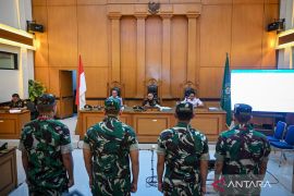 Hakim minta Andrie Yunus dihadirkan di sidang penyiraman air keras