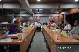 DPRD Kalsel studi tiru pembangunan Masjid Raya Al Jabar Bandung