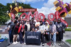 Ratusan peserta Rinjani 100 tiba di Lombok