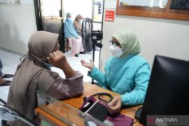 Canggih! Ibu Hamil di Sumedang Kini Dipantau Lewat Jam Tangan Pintar