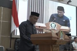 DPRD Balangan soroti rendahnya serapan anggaran pemda saat paripurna