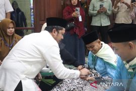 Bupati Paluta lepas 106 calon haji Tahun 2026
