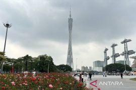Menjelajah kuliner hingga wisata belanja di "Beijing Road"