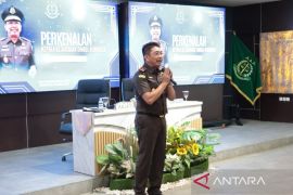 Kajati dilantik tegaskan semua kasus korupsi di Bengkulu harus tuntas
