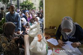 Penyaluran bantuan pangan di Kota Tasikmalaya