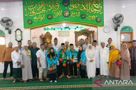 Masjid Al-Qurbah Pangkalpinang lepas 13 Jamaah  Calon Haji