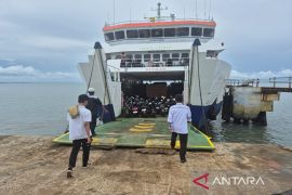 ASDP Batulicin hentikan sementara KMP Bamega tujuan Pulau Sebuku