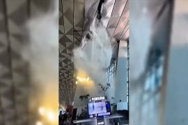 Atap Bandara Soetta jebol, perbaikan dilakukan selama dua hari