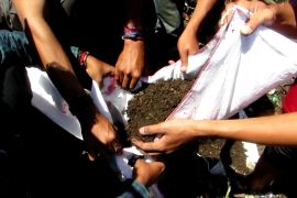 Hari Bumi, pecinta alam di Jember kumpulkan kompos dari TPA Pakusari