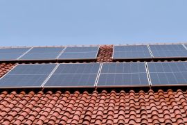 Tekan biaya listrik, Korem 074/Warastratama Solo pasang panel surya