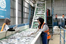 Harga plastik naik, Kemendag cari alternatif pemasok baru