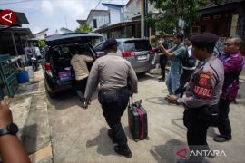 KPK dalami barang sitaan dari dua rumah Ono
