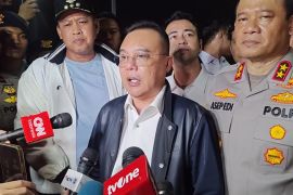 Wakil Ketua DPR dan Kapolda Metro pantau evakuasi kecelakaan kereta