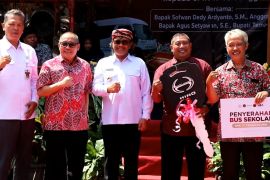 Sekolah di Temanggung dapat bantuan bus sekolah dari pemerintah