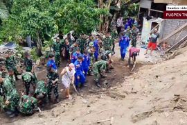 TNI respons cepat bencana gempa M 7,6 di Sulawesi Utara