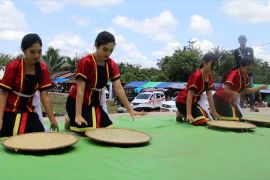 Tradisi naik Dango Dayak lestari di tengah modernisasi