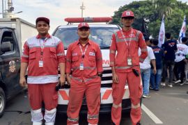 PMI siagakan ambulans di enam titik di Jakarta saat peringatan Hari Buruh