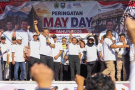 Gubernur Jateng sebut buruh adalah pahlawan ekonomi