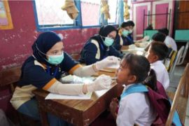 200 dokter gigi anak bersatu wujudkan senyum sehat di Pulau Kodingareng Makassar