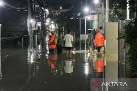 Cuaca ekstrem di Bogor akibatkan satu tewas dan puluhan warga terdampak banjir