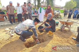 MTsN 1 Palas bagun musolla putri, Kakan Kemenag sebut peluang investasi amal jariyah
