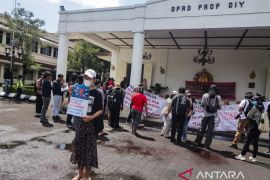 JAMPI DIY: "May Day" momentum bela pekerja informal