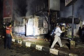 Tamansari Berangsur Kondusif: Damkar Bandung Taklukkan Api Imbas Aksi Massa Baju Hitam dalam 31 Menit