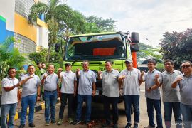 Ciptakan kebersihan, Pasar Jaya hadirkan 5 truk sampah di Kramat Jati