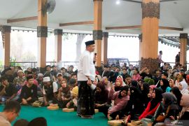 Pemkab Situbondo ajak buruh dialog peringati Hari Buruh Internasional