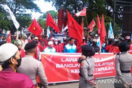 Aksi Hari Buruh di Makassar masih seputar tuntutan kesejahteraan hidup