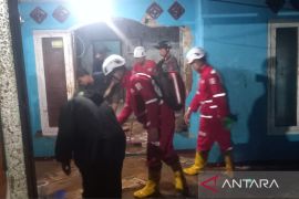 PMI Cianjur terjunkan 15 orang relawan ke lokasi banjir di dua kecamatan