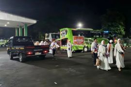 Calon haji Kapuas berangkat ke Tanah Suci melalui Embarkasi Banjarmasin