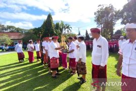 Bupati Sedana Arta tekankan pentingnya kesejahteraan guru