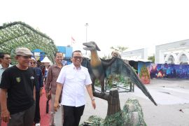 Bupati Tabalong kunjungi Dino Planet di Tanjung Expo Center