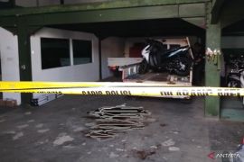 Seorang pria di Cianjur tewas dibacok di gudang sepeda motor