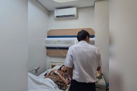 Dirut KAI Cek Operasional KRL dan KA Jarak Jauh serta Pastikan Penanganan Pelanggan di Rumah Sakit Terlayani dengan Baik