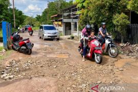 Bupati Kubu Raya pastikan perbaikan jalan batas kota pada 2026