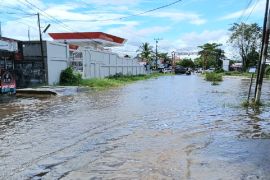Hujan deras membuat 14 ruas jalan di Sampit terendam