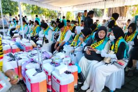 Wali Kota Mataram melepas 393 calon haji Kloter 10